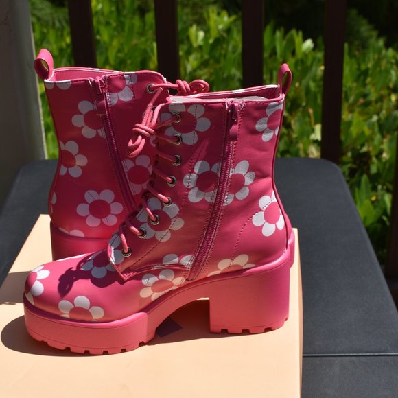 Koi Footwear Orchis Charm Pink Flower Power Combat Boots size 5 NWT - Picture 6 of 10